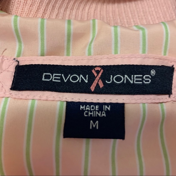 Figure Skate Embroidered Quilted Vest Pink Devon & Jones Size Medium - Picture 3 of 8